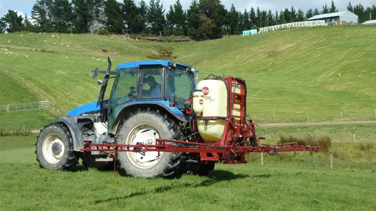 HARDI Master on tractor in hilly field